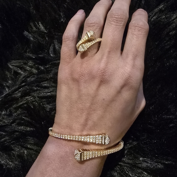 21kgp Dubai Jewelry - Elegant Gold-Tone Jewelry Set - Picture 7 of 14